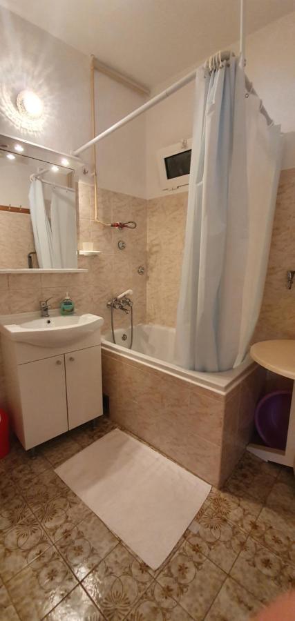 Apartments Juric - 4 An Apartment For 3 In The Center Hvar Town Kültér fotó